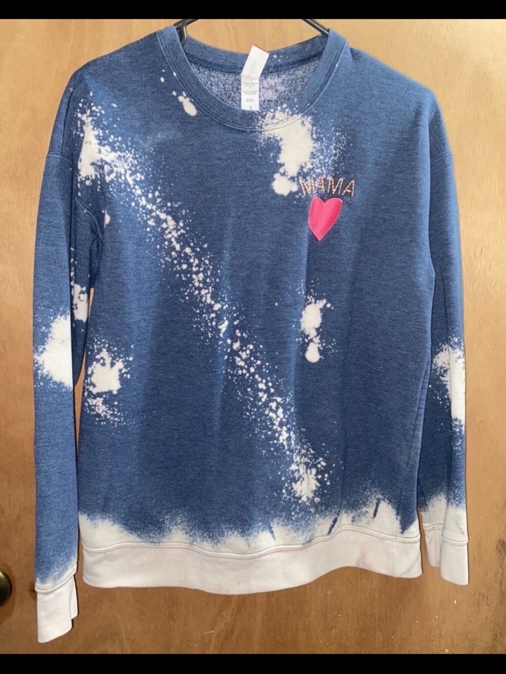 Blue Bleach-Splatter Sweatshirt with Pink Heart "MAMA"